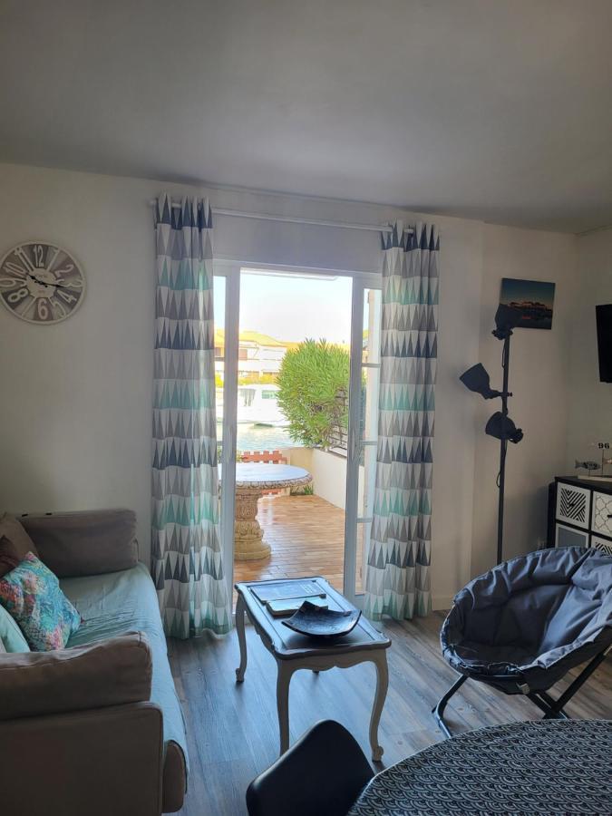 Villa Aux Capellans Sur La Marina Pour 4 Personnes - Vue Marina - Parking - Plage A 5 Min A Pied แซงต์-ซีเปรียง ภายนอก รูปภาพ