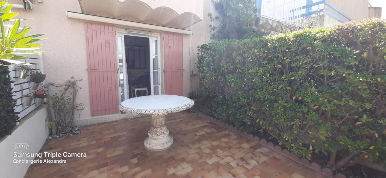 Villa Aux Capellans Sur La Marina Pour 4 Personnes - Vue Marina - Parking - Plage A 5 Min A Pied แซงต์-ซีเปรียง ภายนอก รูปภาพ